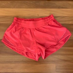 Lululemon Hotty Hot shorts 2.5”